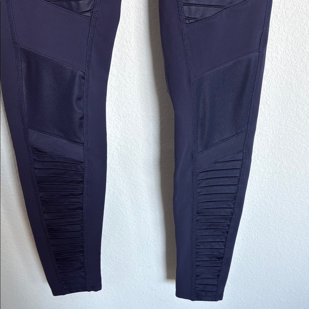 ALO Yoga Blue Moto-Style Leggings with Ribbed Panels - Picture 3 of 14
